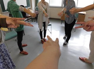 火曜日のコミュニケーショントレーニング_c0204368_14114551.jpg
