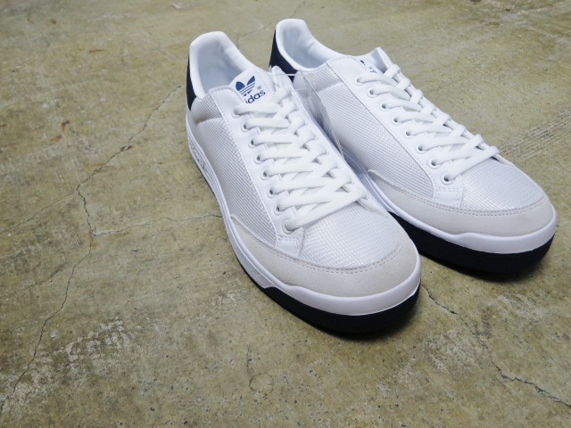 海外adidas の不朽の名品:ROD LAVER 本当に久々の復活入荷です(^^♪_d0152280_5541484.jpg