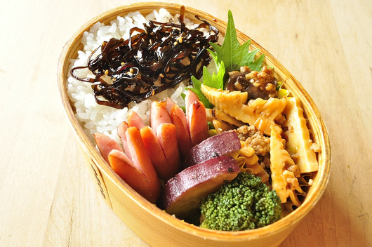 肉味噌タケノコ弁当_b0171098_754583.jpg
