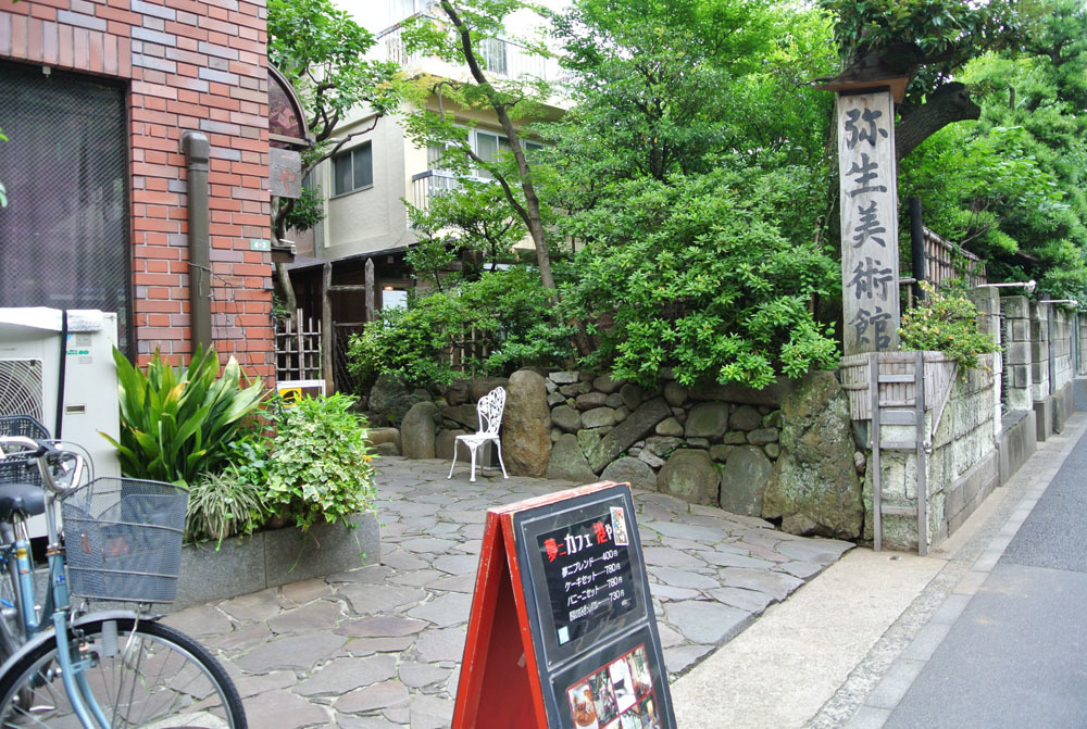 ランチの後で弥生美術館へ_b0144301_00032557.jpg