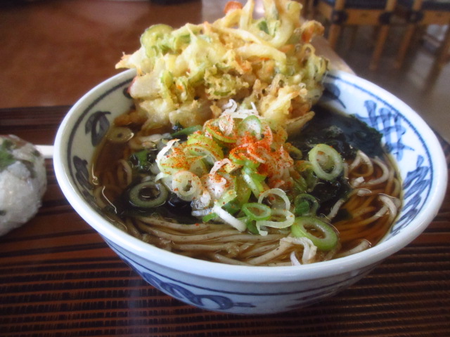 「道の駅　花園」でもつ煮定食♪_c0169330_11174372.jpg