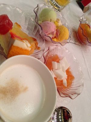 目の保養、食べて飲んで、歩いてデトックス_e0136066_22262111.jpg