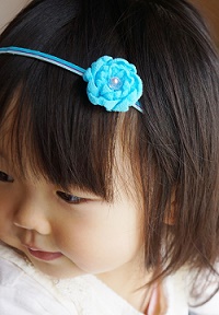 カチューシャとシャルロットブローチ *子供のためのつまみ細工_c0122475_14522029.jpg