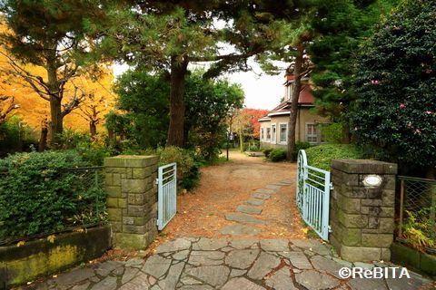 田園調布のシンボル・キムタク嵐ドラマの洋館が。。。_c0360539_21003708.jpg