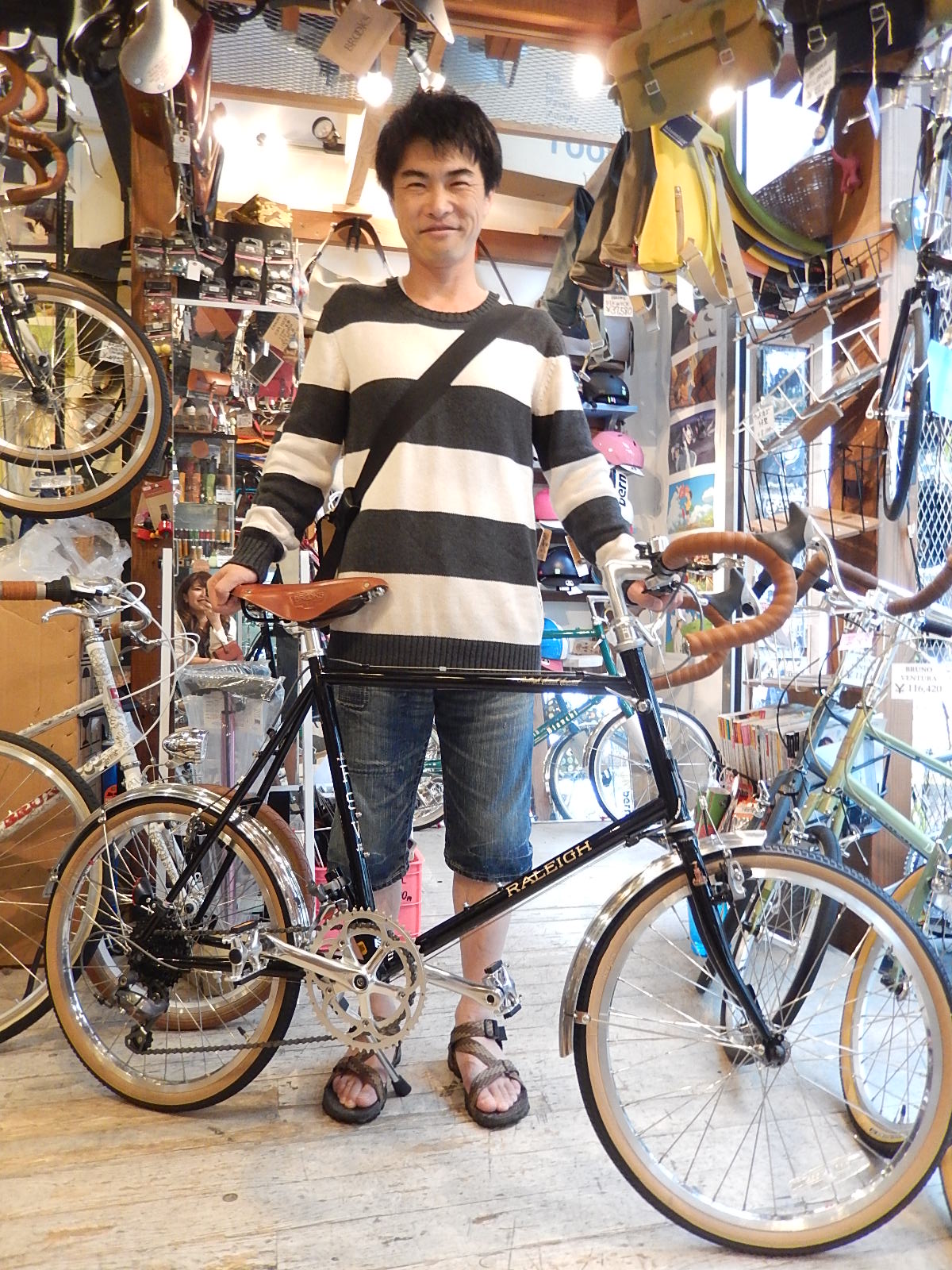 7月5日 渋谷 原宿 の自転車屋 FLAME bike前です_e0188759_17162068.jpg