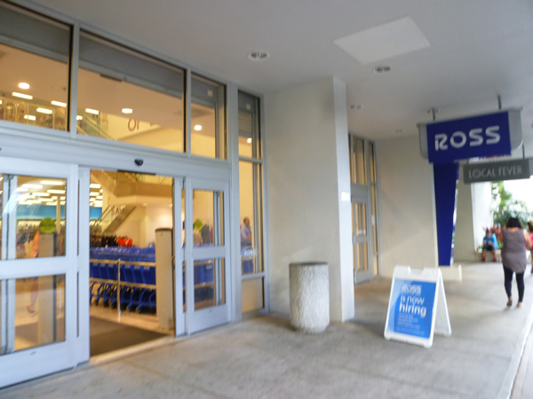 ワイキキのRoss Dress for Less(ロス・ドレス・フォー・レス)_c0152767_1920204.jpg