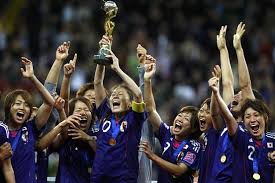 「芝の上のなでしこ」:女子サッカーの「なでしこ維新」は「明治維新」に匹敵する!?_e0171614_99265.jpg