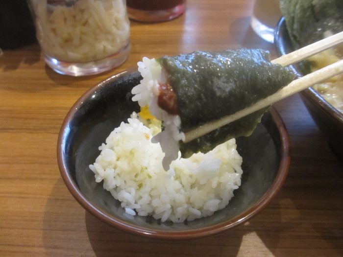 「壱角家」でラーメン＋のり♪９０_c0169330_9543683.jpg