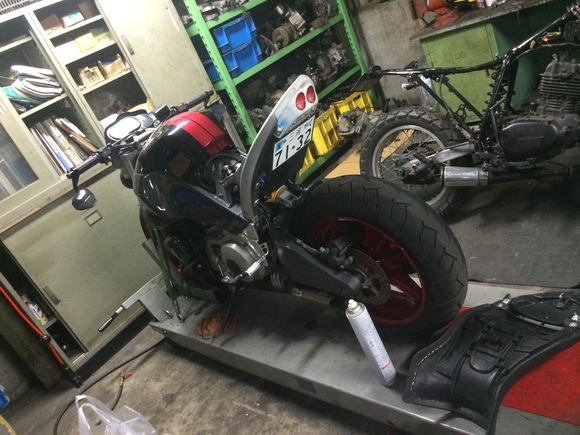 いろんなバイクと46WORKS様 ご来店_a0139843_21483953.jpg