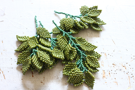 ビーズの植物作り キャンドルナッツツリーの花と葉 フェルタート R オフフープ R 立体刺繍作家pienisieniのブログ