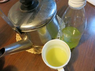 朝イチ美味しいお茶vs ガッテン流スーパー緑茶 うまこの天袋