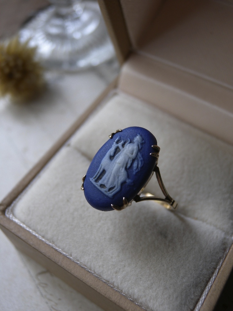 ジャスパー・カメオ wedgwoodの指輪 : 満月アンティーク