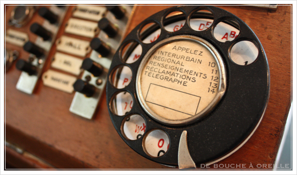 ancien telephone en bois 木製の古い電話機_d0184921_1731316.jpg