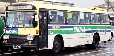 昭和自動車 三菱MP517M +呉羽_e0030537_02105105.jpg