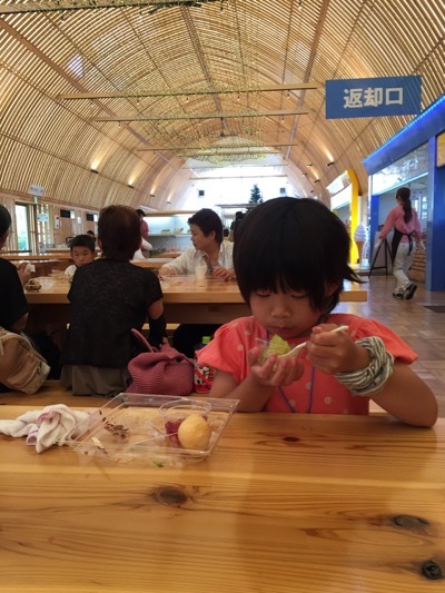 浜松フルーツパークで母子の休日_a0284626_18251855.jpg