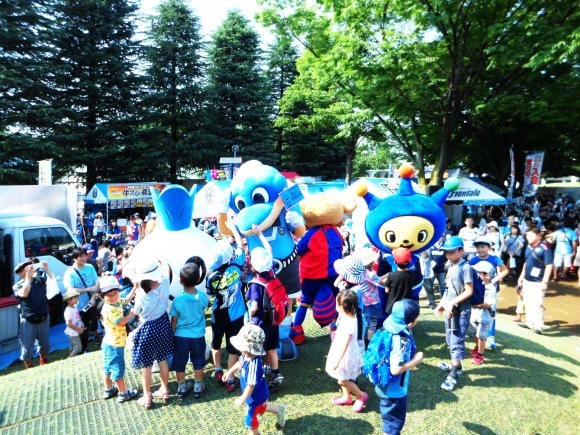 ◆こんなキャンプもある! スタジアムでキャンプ「天の川クラシコ」モバイルミニレポ②_b0008655_23240037.jpg