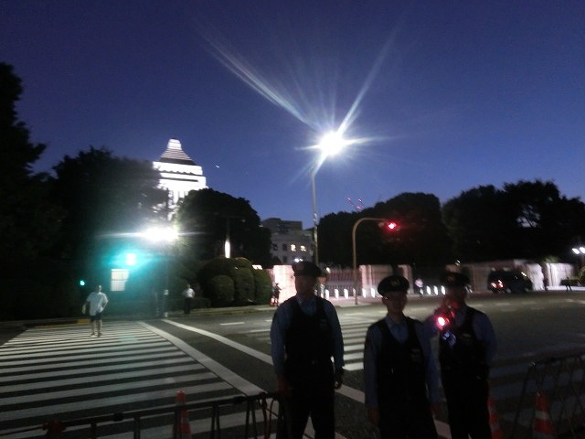 シールズ(SEALDs)の国会前集会に参加 「解釈改憲、絶対反対」_f0141310_7274063.jpg