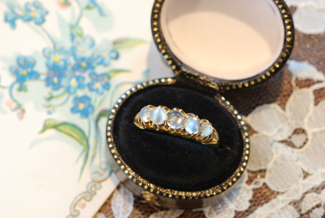 ムーンストーンのアンティークリング : AntiqueJewellery GoodWill