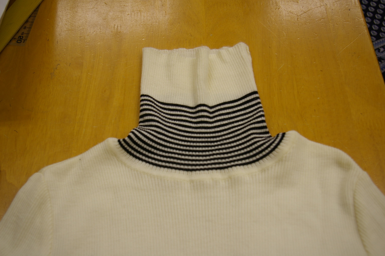 襟ぐりカット ニット カットソー Warmheart 洋服のサイズ直し リフォーム