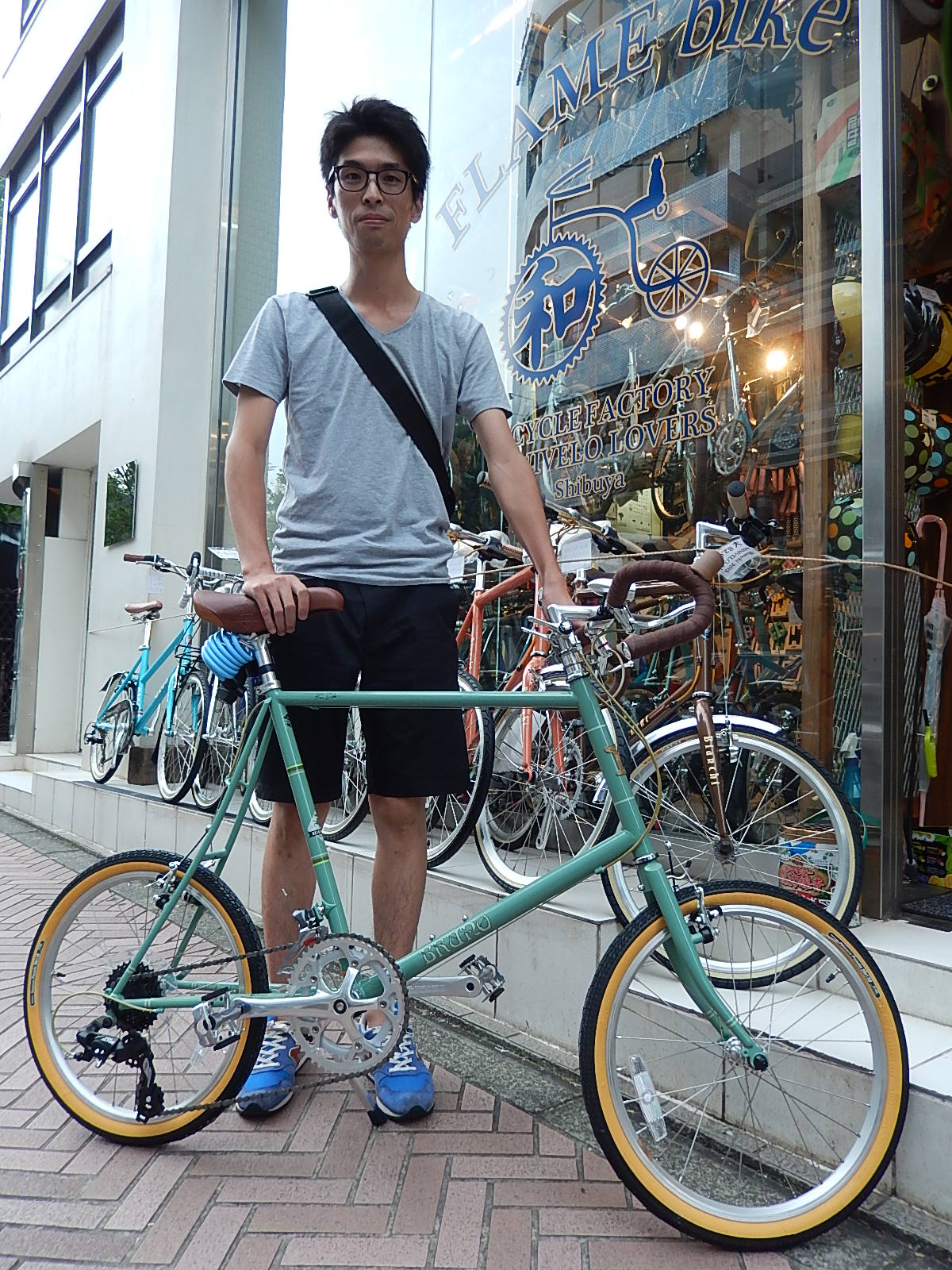 7月14日　渋谷　原宿　の自転車屋　FLAME bike前です_e0188759_15595299.jpg