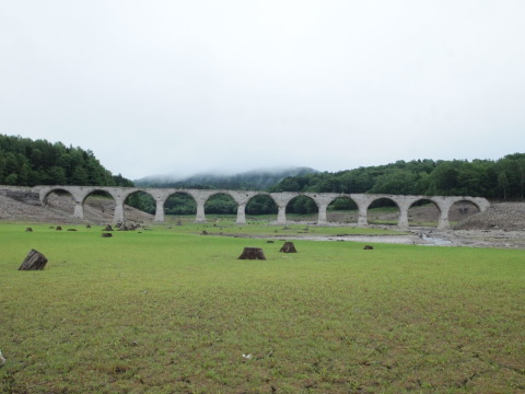 今度は水のないタウシュベツへ･････北海道５_b0331802_22423823.jpg