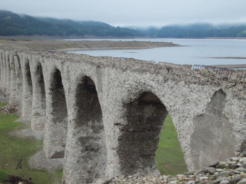 今度は水のないタウシュベツへ･････北海道５_b0331802_22424039.jpg