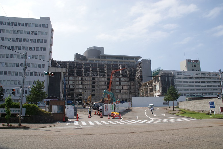 金沢医科大病院 旧本館取り壊し進む 風の旅人 金沢医科大病院 旧本館取り壊し進む 風の旅人