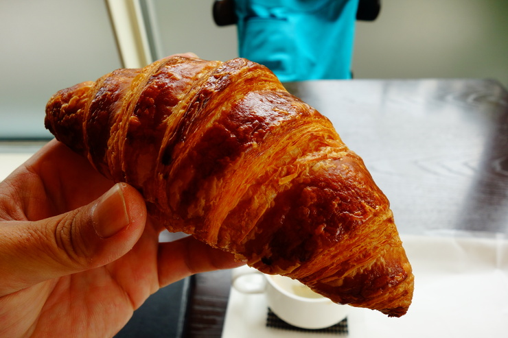 パン オ フゥ （Pain aux fous）　品川区五反田/ベーカリーカフェ～新色カーゴデビュー記念食べ歩き その1_a0287336_2341330.jpg