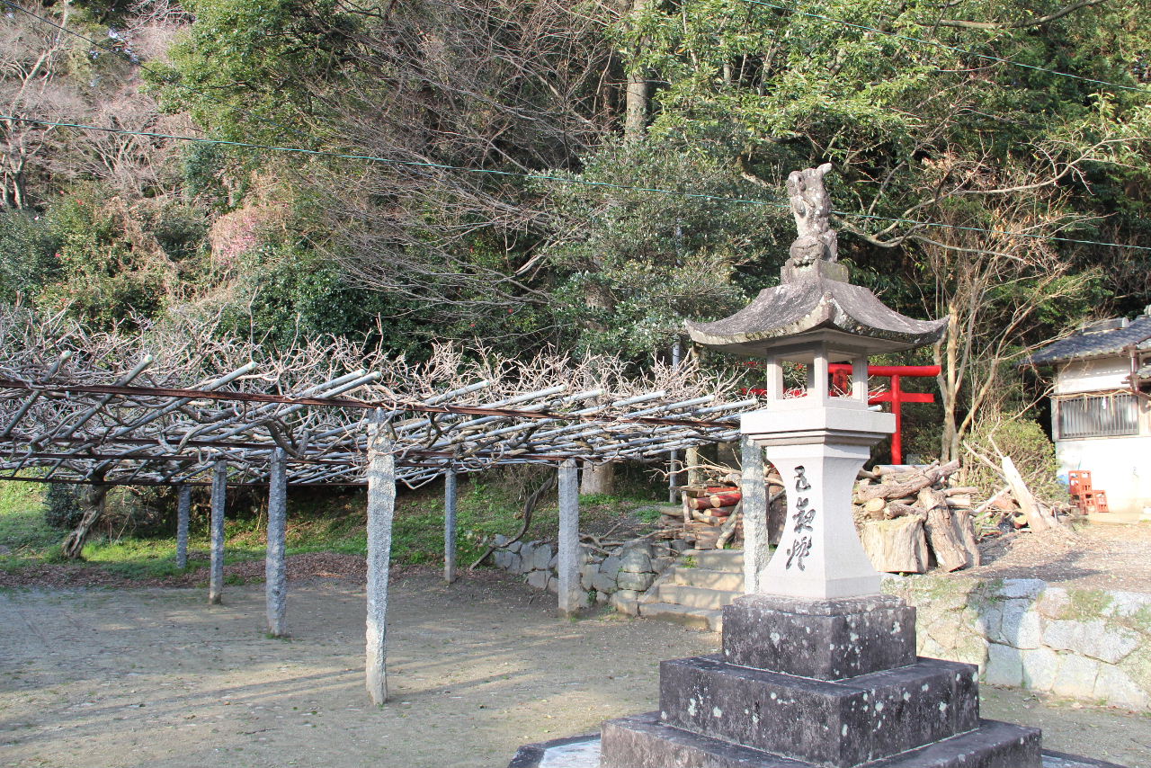 【川上六所神社】　　明治期に元寳満宮に近隣の五社を合祀_c0011649_3201663.jpg