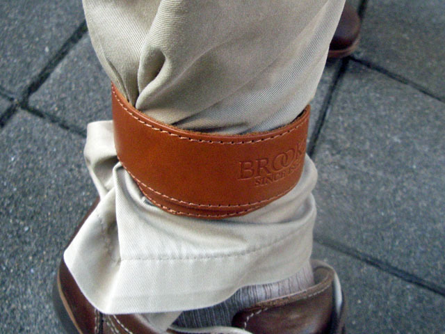 BROOKS TROUSER STRAP_c0233101_11195630.jpg