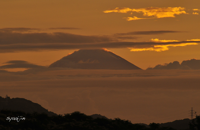 昨夜、 90km先の富士山_d0251161_07151971.jpg