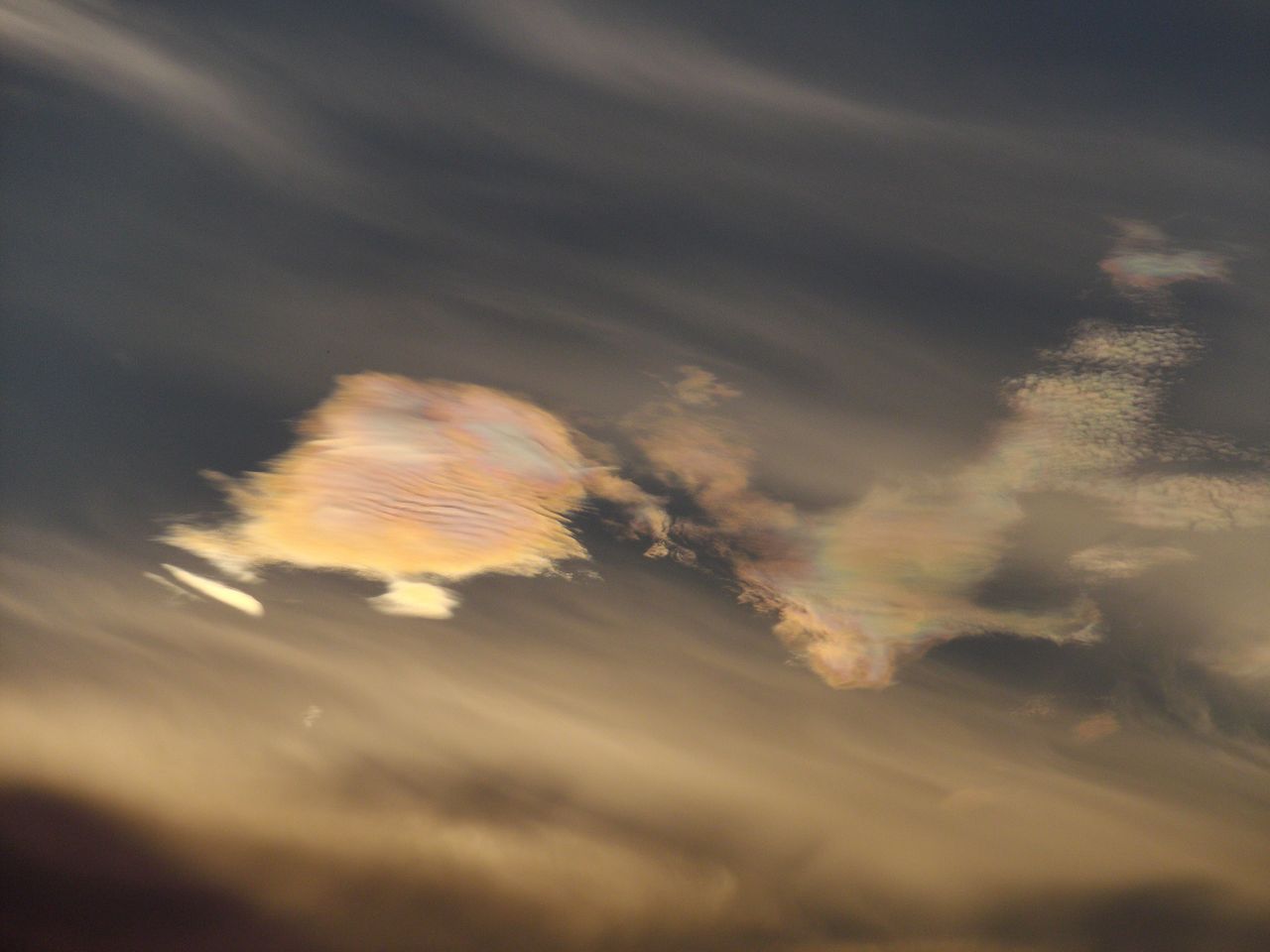 彩雲?_c0025115_19472248.jpg