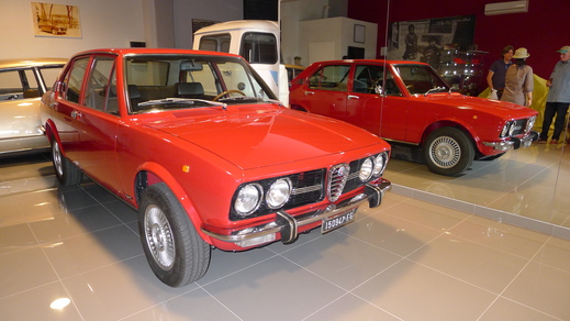 67y Alfaromeo Giulia Sprint GT Veloce and 70y Giulia GT junior1.3_a0129711_14512713.jpg