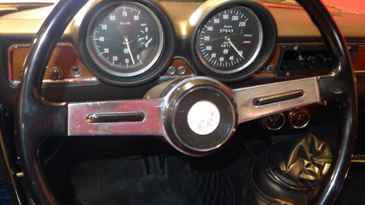 67y Alfaromeo Giulia Sprint GT Veloce and 70y Giulia GT junior1.3_a0129711_1454946.jpg