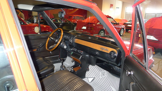 67y Alfaromeo Giulia Sprint GT Veloce and 70y Giulia GT junior1.3_a0129711_15172099.jpg