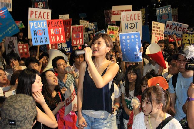 戦争法案 衆院強行採決　５万人が国会前で抗議_f0212121_4131730.jpg