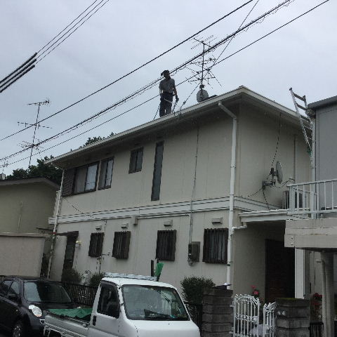 高所命綱付きの雨樋清掃_f0031037_20223955.jpg