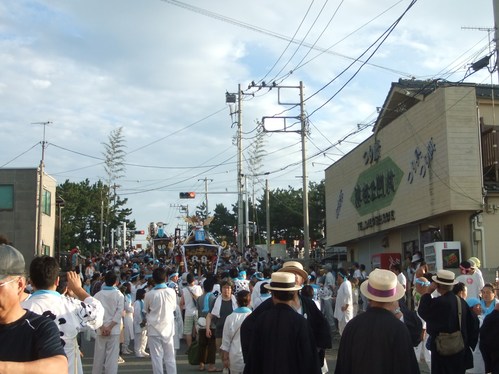 暁の祭典”濱降り祭”...茅ヶ崎_b0137932_1072044.jpg