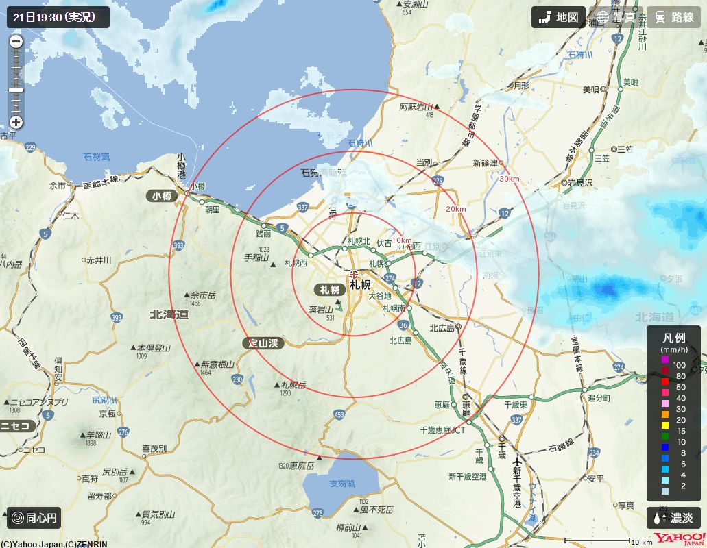 雨の合間を縫って 5号館を出て