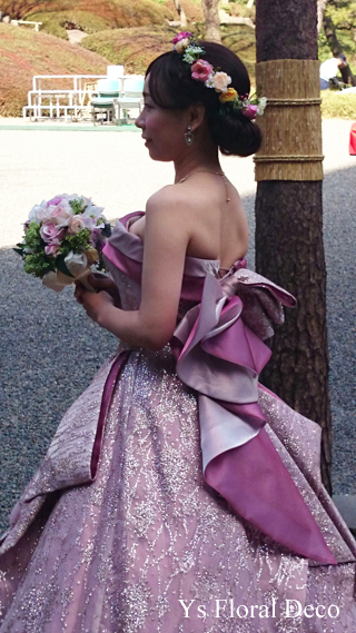 ピンク色のドレスにあわせるミックスカラーの花冠_b0113510_10505839.jpg