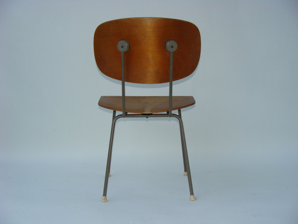 \"Wim Rietveld Gispen Model 116 chairs\"ってこんなこと。_c0140560_10171487.jpg