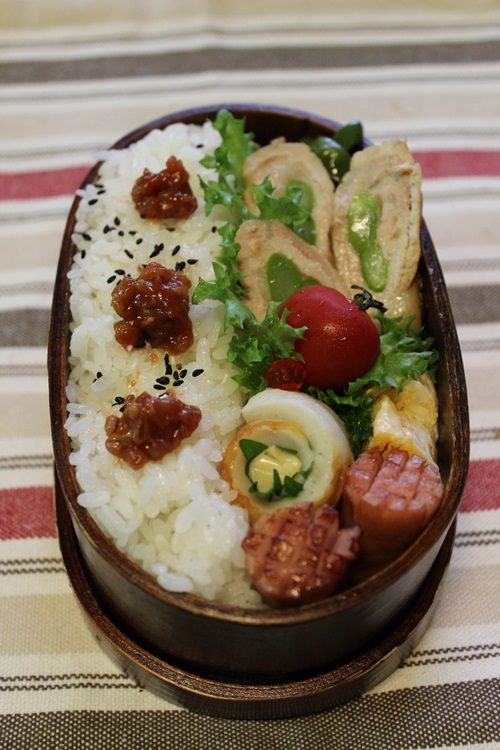 豚肉のアスパラ巻き弁当_e0340671_23020340.jpg