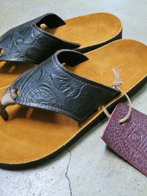 まさに今ですネ。。。THE SANDAL MAN (当店別注色)!★!_d0152280_22464475.jpg