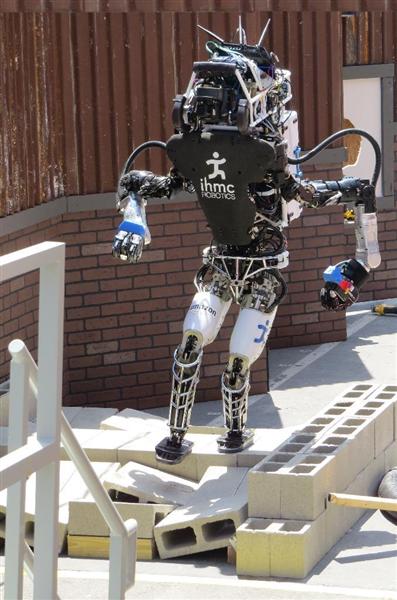 ジョーク一発：米「コソドロボット」大会で韓国優勝、日本惨敗！やはり泥棒技は韓国人が強かった！？_e0171614_8355792.jpg