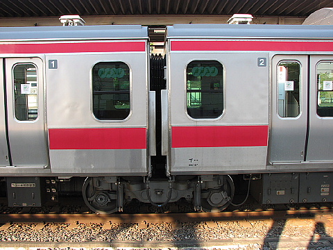 電車の揺れ方を考える 水曜日 これもまた同じ1日 電車の揺れ方を考える 水曜日 これもまた同じ1日