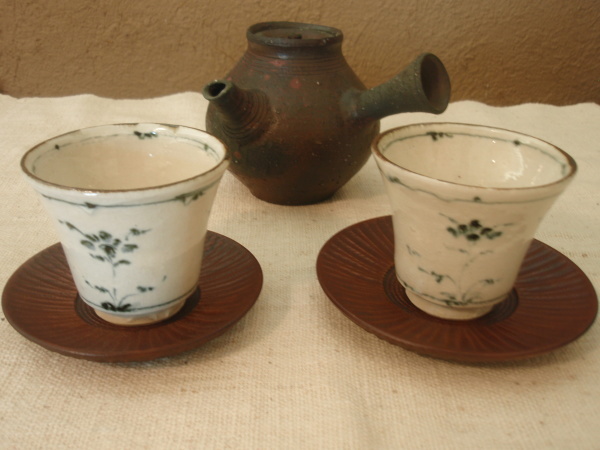 藤田佳三さんの染付け小湯のみとお茶托_b0132442_17194842.jpg
