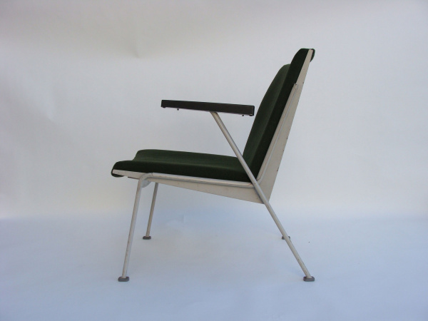 \"Wim Rietveld Oase Chair\"ってこんなこと。_c0140560_1248389.jpg