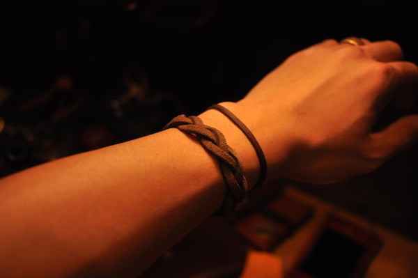 leather bangle _b0172633_2049184.jpg