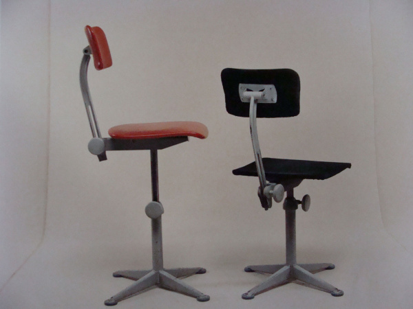 \"Friso Kramer / Wim Rietveld Drawing Chair\"ってこんなこと。_c0140560_92894.jpg