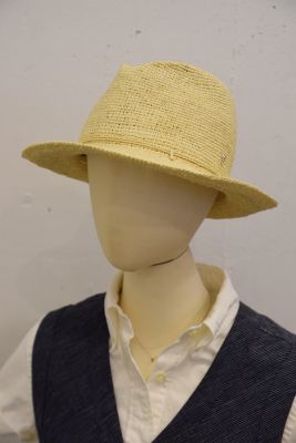 暖かい夏の陽射し に マストなもの 。 _b0110582_19220929.jpg